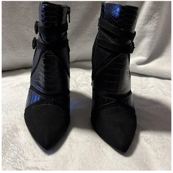 Just Fab Boots - Picture 4 of 6